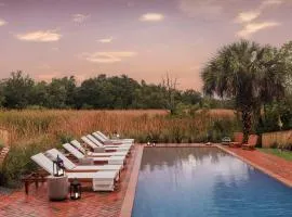 Luxurious Coastal Home Heated Pool