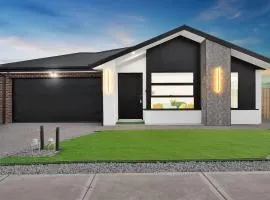 Premium Comfort - Elegant 4BR Donnybrook Retreat