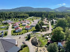 Ferienhaus im Trixi Ferienpark, hotel v mestu Großschönau