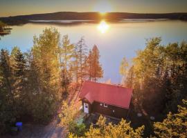 Le Huard - Lakefront & Private Dock, hotel u gradu 'Sayabec'