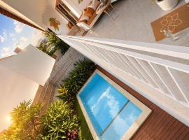 Exclusive 3BR Pool Villa - Boutique Yoga & Fitness Retreat Near Nirvana, hotel i Canggu