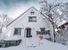 Hakuba Slopeside Chalet