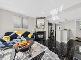 Luxury 2BR Townhouse in Heart of Downtown