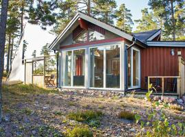 Nice Home In Mjällom With Sauna, hotel a Mjällom
