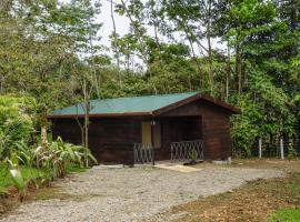 Cabañas Montañas del Tenorio, khách sạn ở San Rafael