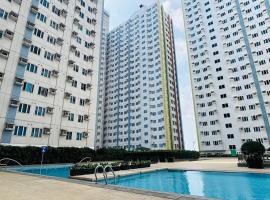 Selah MPlace Homestay, hotel i Sampong