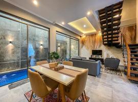 Arumdaun II Villa with Private Pool in Cigadung, hotel a Bandung