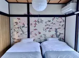 Sunshine House Urayasu , Private Entire House , 15 mins to Disney by Car ! 5 Beds , Max 6