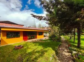 Linda casa rodeada de naturaleza