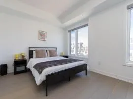 Downsview Park Luxury Townhome near Yorkdale Transit