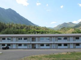 Retasket Lodge & RV Park, khách sạn ở Lillooet