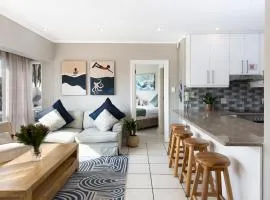 Serene Palms Apartment -1 minute walk to Strand beach