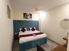 Hotel Indirapuram Grand