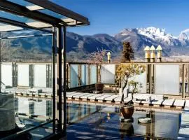 Wumo Qinglu Snow Mountain Museum Hotel