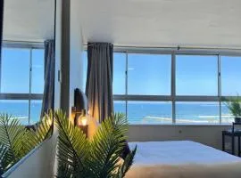 Accommodation Front - Edgy Beachfront 2 Sleeper with Stunning View