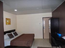 Posh Apartments and Hotel, hotell i Ikeja