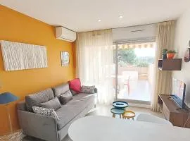 Parc Vélusine - T2 lumineux, 4 couchages, clim, terrasse, parking, 2 piscines&tennis