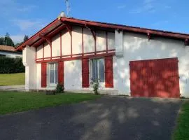 Maison familiale à Saint-Pée-sur-Nivelle avec jardin