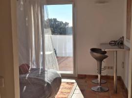 ESTUDIO CON TERRAZA PRIVADA Y COCINA vistas al mar TAMARIU y BEGUR, hotel en Tamariu