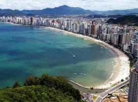 Apartamento Coral - 1 quadra do Mar: Balneário Camboriú'da bir otel