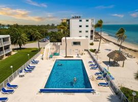 Relaxing Garden Condo Oasis, Heated Pool & Ocean #18, Hotel in Marathon