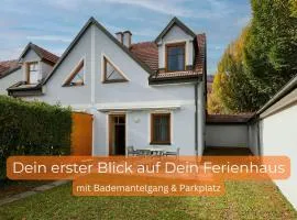 DAS BURGENNEST, 5-Betten-Haus mit Bademantelgang zur Therme