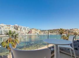 Marsaskala Beachfront 2-Bedroom Apartment with Terrace & Fast WiFi, hotel sa Marsaskala