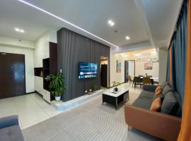 Luxury 3BR Cozy Seaview Poolview Family Group 2 Pools Near Okada Airport MOA، فندق في مانيلا