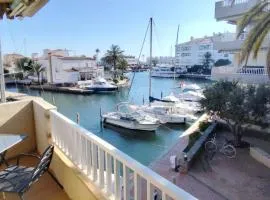 Spacious apartment 5 minutes from the beach