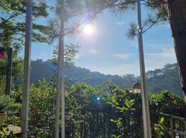 Family & Friends Homestay Đà Lạt, hotell i Da Lat