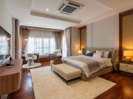 Villa 3 Bedrooms 5 Bathrooms 2 Multi Rooms WiFi, hotell i Ban Nong Bua
