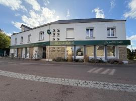 Logis Hôtel Au Moyne de Saire โรงแรมในRéville