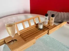 Aux Charmes-Suites cosy et independantes equipees d un frigo, micro ondes et nespresso