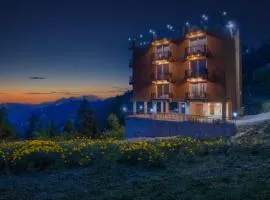 The Countryside Regency I Vacations I Conference I MICE I Family Events I Open Air Terrace I Sky Bonfire I Wooden Rooms With Pvt Balconies I Kufri by Exotic Stays