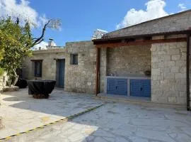 NEW 'I Elea' Village House with Courtyard