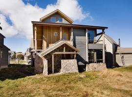 Triggerplant 2: Dinner Plain şehrinde bir otel