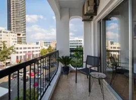 Urban Condo Promitheos