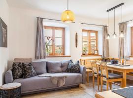 Ferienwohnung z'Dandlberg, Hotel in Tittmoning