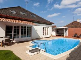 Villa Béatrice - Piscine – hotel w mieście Hochfelden