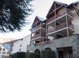 T2 avec piscine couverte et parking, Hotel in Saint-Lary-Soulan