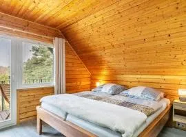 Holzhaus am Waldrand