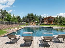 Schartneralm Latsche, ξενοδοχείο σε Collalbo