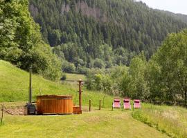 Chalet dei Cervi، فندق في Monno