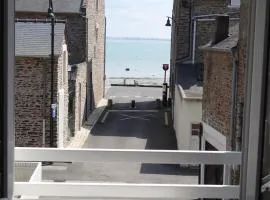 Maison 50m de la mer parking privé