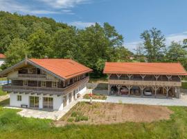 Englburger Hof โรงแรมในTittling