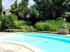 La Rose des Templiers: Exoudun şehrinde bir otel
