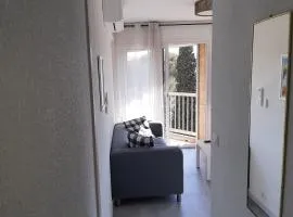 Bright studio 300m from beach with balcony