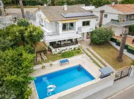 Oasis Salou Pool Beach and Bbq