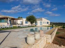 Casale degli Ulivi con piscina