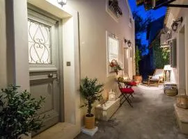 Village House Lianelia Boutique